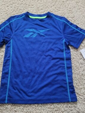 NWT Reebok L (6) Blue Athletic Athliesure Breathable Gym Tshirt